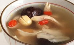 莲子红枣鸡汤