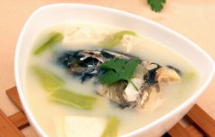 喝四款去火汤应对“冬上火”